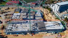 Obras de construcci�n del nuevo hospital Gran Montecelo, en Pontevedra, en primer t�rmino el bloque quir�rgico