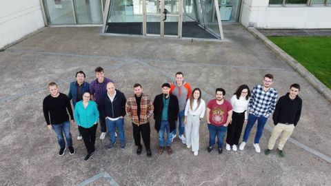 Grupo de Nano-�ptica Cu�ntica de la Universidad de Oviedo que ha logrado definir�las reglas para controlar la nanoluz a escala at�mica