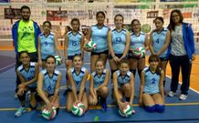La exjugadora Olivia, primera arriba a la derecha, fue la entrenadora