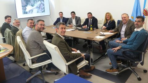 La reuni�n se celebr� en el coworking larach�s