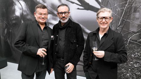 Otros de los invitados de la cena: el maquillador Stphane Marais, el estilista Karl Temple y el fotgrafo de moda Mikael Jansson