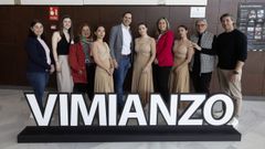 Representantes do Concello de Vimianzo, do Agadic e da compa��a de danza, na presentaci�n do espect�culo