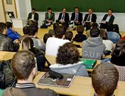 El panel de especialistas forestales y directivos de Ence se someti� a las preguntas del p�blico.