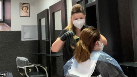 Peluquer�a Torqu�, Pola de Laviana