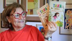 Fina Casalderrey, cos dos primeiros tomos de �Tana, a invisible�