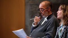 La Seccin Tercera de la Audiencia Provincial acoge hoy la lectura de los informes relativos al juicio por el caso Niemeyer, en torno a las presuntas irregularidades contables en la etapa de Natalio Grueso (i) como director general del complejo cultural avilesino.