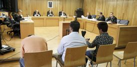 Los acusados el d�a del juicio en la Audiencia Provincial de Lugo. 