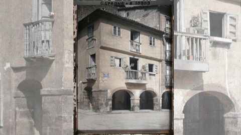 Vista de uno de los prticos de la plaza de la Catedral de Oviedo, en 1917