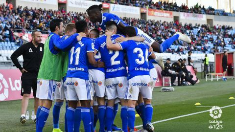 Gol Tejera Almeria Real Oviedo Juegos Mediterraneos.Los futbolistas azules celebran el gol de Tejera frente al Almera