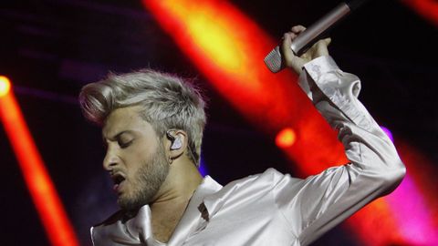 Blas Cantó durante un concierto en Monforte