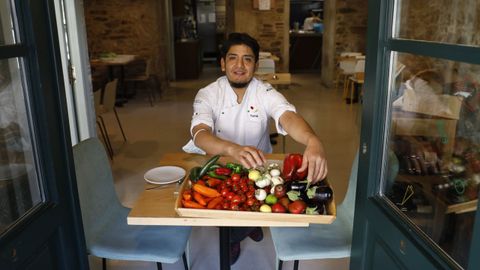 Tom�s Rubio est� al frente de uno de los locales m�s apropiados de la ciudad para visitar en pareja, A Viaxe