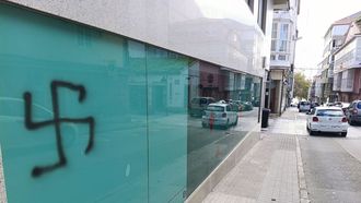 Esv�sticas en la sede de la Cruz Roja de Ferrol
