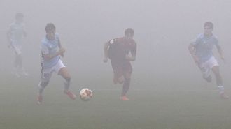 La niebla dificultó la visibilidad y obligó a retrasar el arranque del segundo tiempo