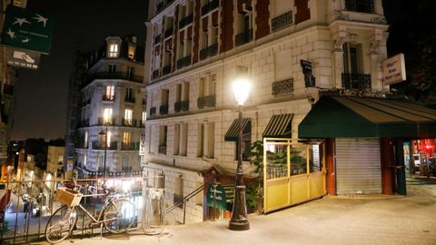 Las calles de Par�s, vac�as durante el toque de queda
