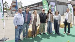 Foto de familia de los fundadores de Elmega con la segunda generaci�n al frente de la firma, en presencia de la conselleira Mar�a Jos� G�mez