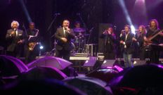 La lluvia no dio una tregua ni para el concierto de Los del R�o. 