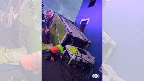 Accidente de cami�n en Colloto