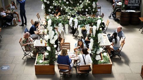 Ambiente en una terraza de Convent Garden