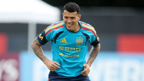Pedro Porro, durante un entrenamiento con la selecci�n espa�ola.