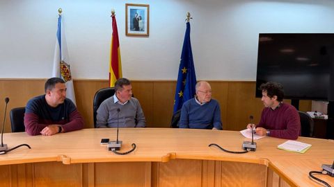 Al acto de la firma acudieron el alcalde, Jos� Manuel Mato, y el anterior propietario, Jos� Manuel Cotelo Amado.