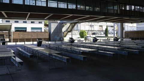Instalaciones vac�as del campo da feira en Ourense