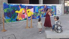 Un mural sobre el foli�n pintado por ni�os en Chantada
