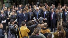  El presidente de la Audiencia Provincial de Salamanca, Jos� Antonio Vega Bravo (5d), y el Juez Decano de Salamanca, Juan Roll�n (5i), convocan una concentraci�n en defensa de la separaci�n de poderes y contra la Ley de Amnist�a en Salamanca este martes.