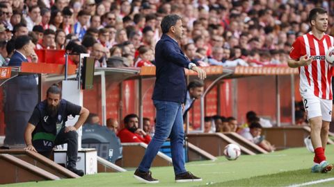 Derbi asturiano entre el Real Sporting de Gijon y el Real Oviedo en El Molin�n