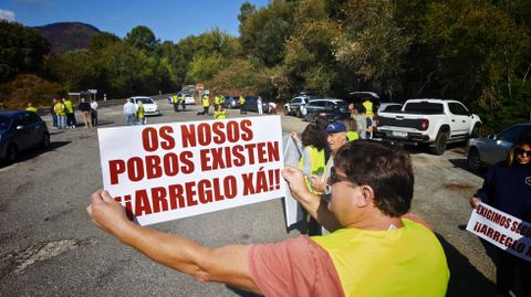 El corte de la carretera N-120 se prolong� entre las once y las doce de la ma�ana