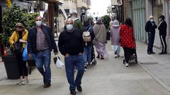 Imagen de la calle peatonal de Ribeira, concello donde la cifra de contagiados en 14 días roza los setenta