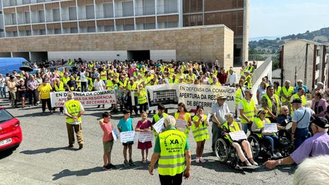 Una de las manifestaciones celebradas frente a la residencia cerrada