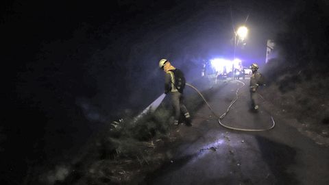 Uno de los peores incendios registrados el año pasado se produjo en Porto do Son el pasado septiembre. Ardieron unas 15 hectáreas, pero las llamas amenazaron viviendas y calcinaron tres coches.