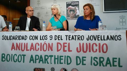 Un momento de la presentacin de la campaa de solidaridad con los 9 del Jovellanos