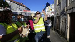 Protestas frente a una casa okupada en Oleiros