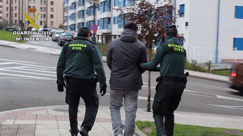 <br />Este fue el momento de la detenci�n de los �destrozacoches� asturianos