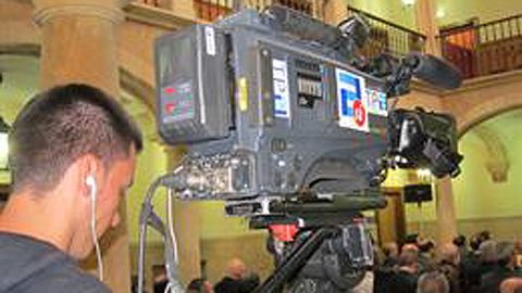 C�mara de RTPA con el logo reivindicativo