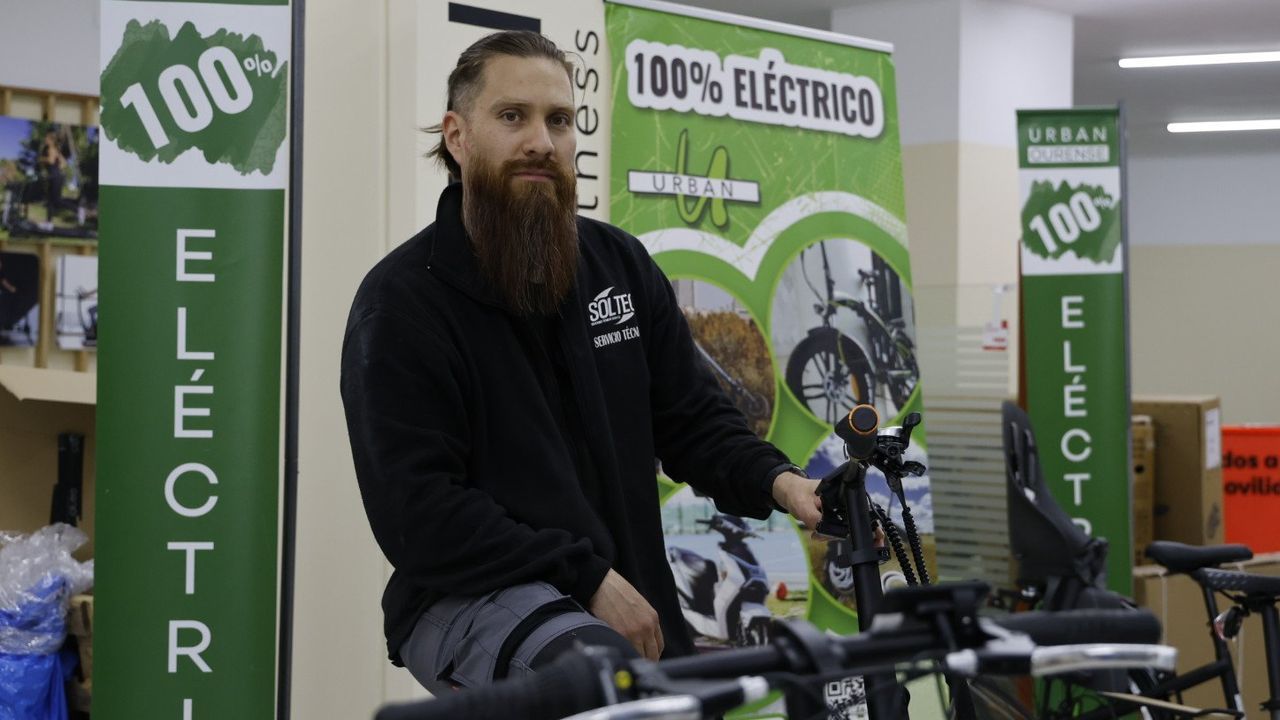 De Argentina a Galicia en una apuesta por los patinetes y las bicis eléctricas