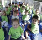 Los ni�os de la guarder�a de Cambados celebraron el fin de curso con un recorrido por la villa en el tren chu-ch�. 