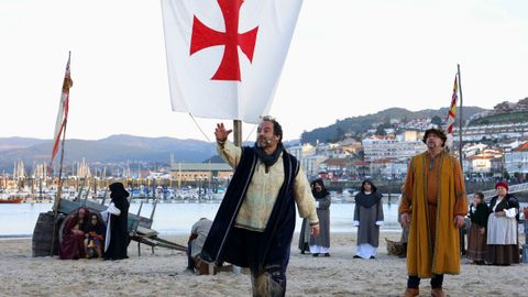 Decenas de puestos de comida, artesan�a y oficios llenan Baiona durante tres d�as