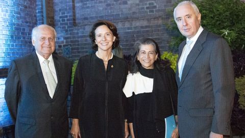 e izquierda a derecha,  Manuel Patarroyo, Premio Pr�ncipe de Asturias de Investigaci�n Cient�fica y T�cnica 1994, Teresa Sanjurjo, directora de la Fundaci�n Princesa de Asturias, Carmen Mill�n, directora del Instituto Caro y Cuervo, Premio Pr�ncipe de Asturias de Comunicaci�n y Humanidades 1999, y Pablo G�mez de Olea Bustinza, embajador de Espa�a en Colombia