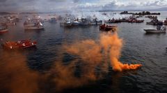 Unha das moitas concentraci�ns que houbo o 26 de marzo en Galicia e Asturias contra o regulamento de control da frota de baixura; esta, en Ribeira