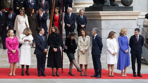 Miembros del Gobierno tras el acto de jura de la Constitucin