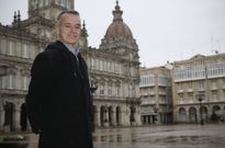 Luciano G�mez P�rez cumplir� este a�o los 60; desde hace 25 es director del centro. 