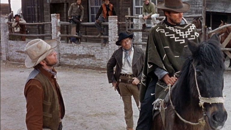 Luis Barboo detrs de Clint Eastwood en Por un puado de dlares