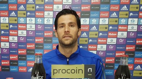 DAVID FERN�NDEZ EN RUEDA DE PRENSA