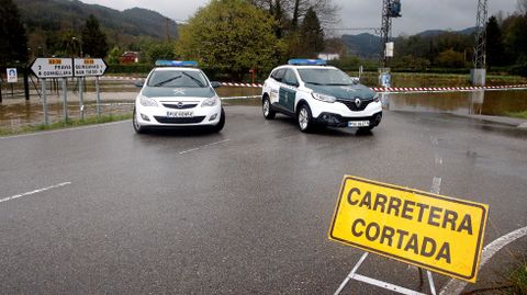Carretera As 39 cortada por el desbordamiento del r�o Narcea