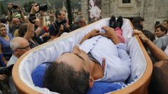 Procesi�n de los ata�des en Santa Marta de Ribarteme