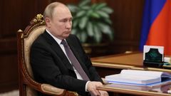 El presidente ruso, Vladimir Putin, en una oficina del Kremlin.