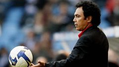 Hugo S�nchez, en el 2009, como t�cnico del Almer�a