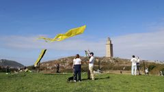 Las cometas volaron en el entorno de la torre de Hrcules.